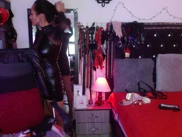 Ameliemartinez's BongaCams show and profile