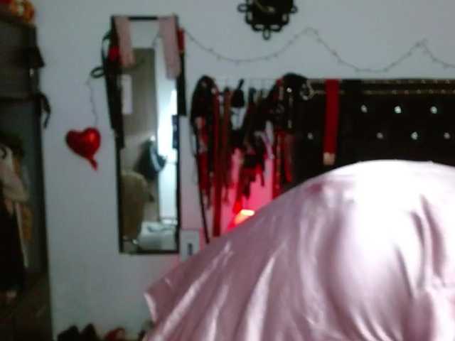 Ameliemartinez's BongaCams show and profile