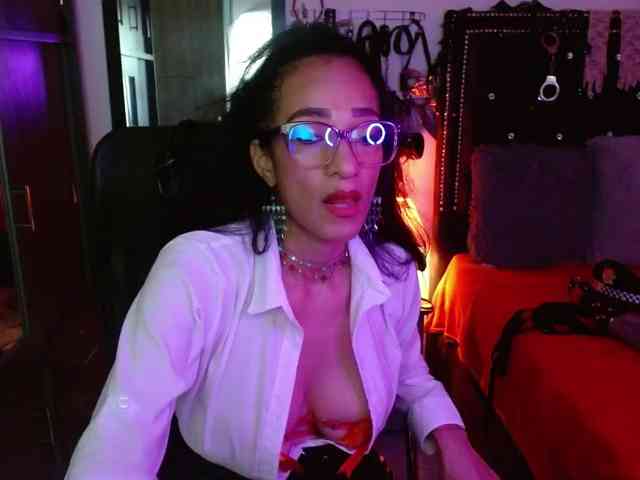 Ameliemartinez webcam