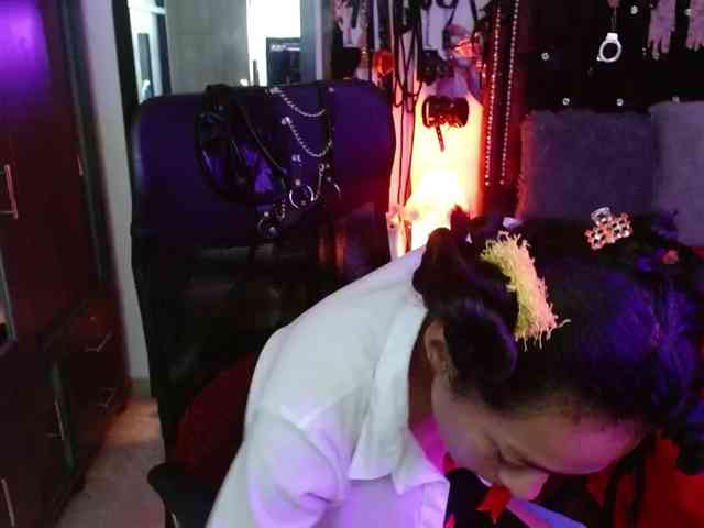 Ameliemartinez webcam