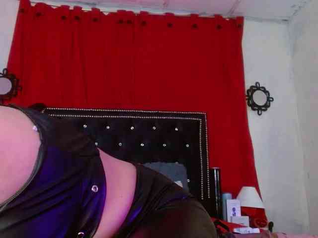 Ameliemartinez webcam