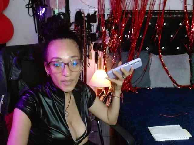 Ameliemartinez webcam