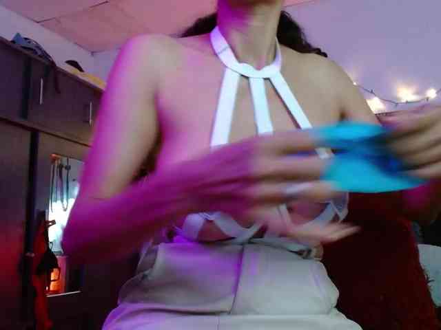 Ameliemartinez webcam