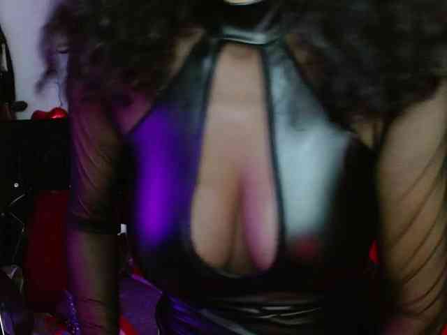 Ameliemartinez webcam