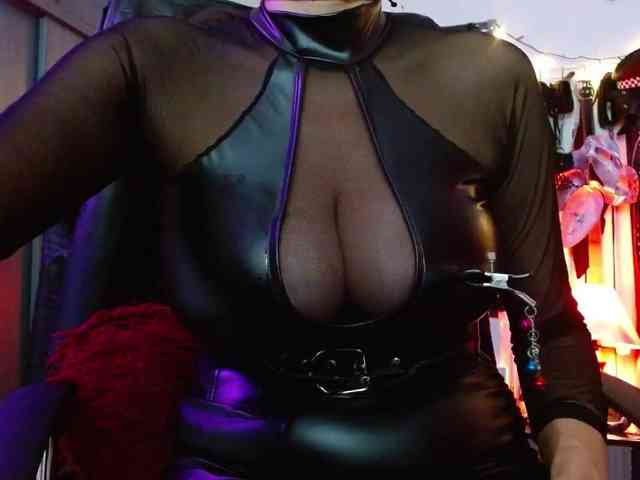 Ameliemartinez webcam