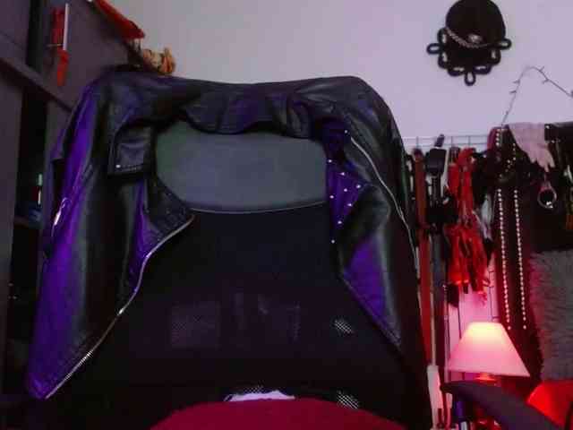 Ameliemartinez webcam