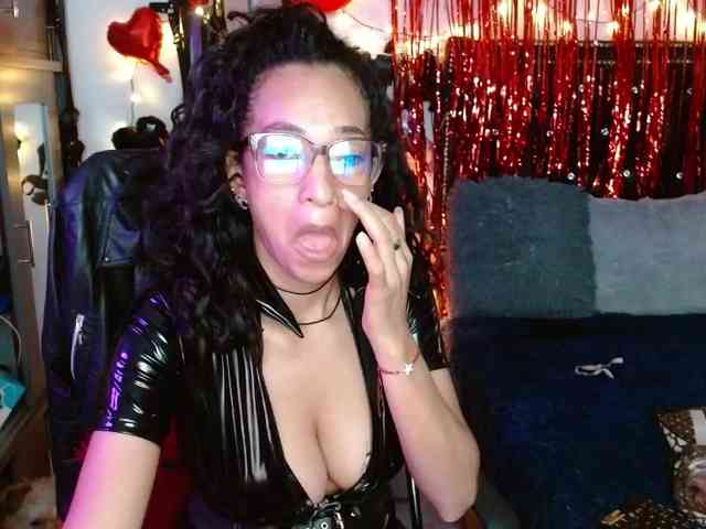 Ameliemartinez webcam