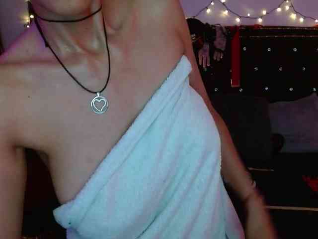 Ameliemartinez webcam