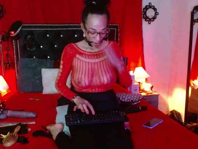 Ameliemartinez webcam