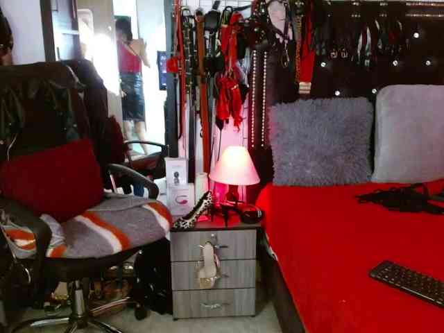 Ameliemartinez webcam