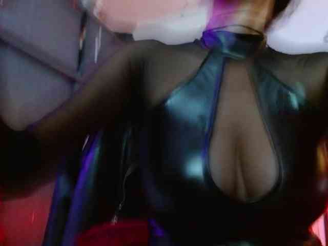 Ameliemartinez webcam