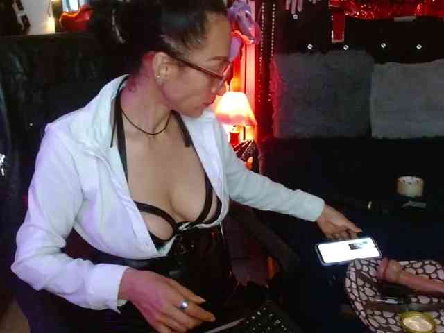 Ameliemartinez webcam