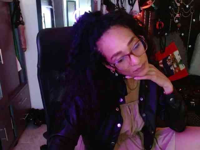 Ameliemartinez webcam