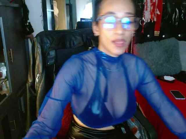 Ameliemartinez webcam