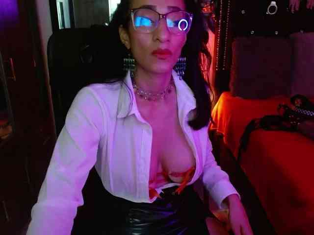 Ameliemartinez webcam