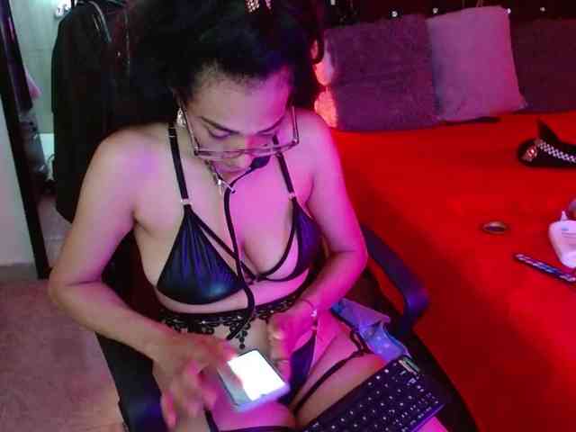 Ameliemartinez webcam