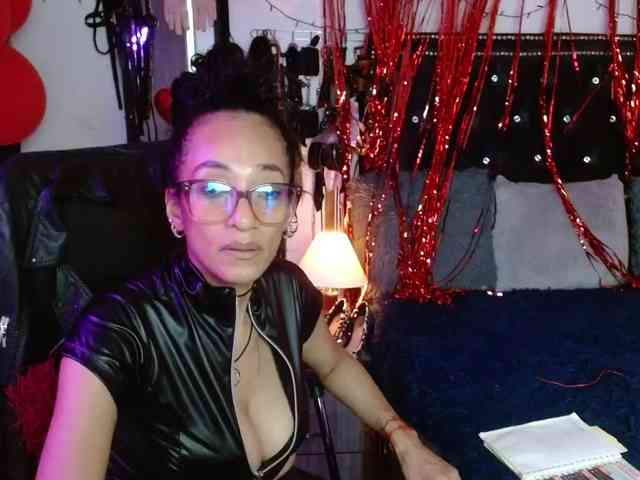 Ameliemartinez webcam