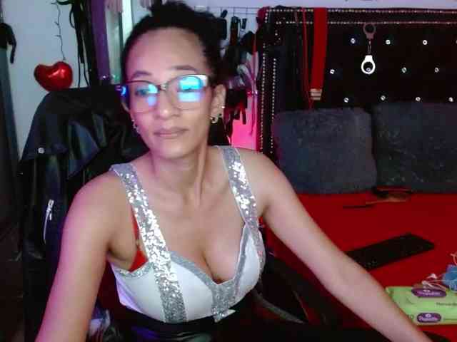Ameliemartinez webcam