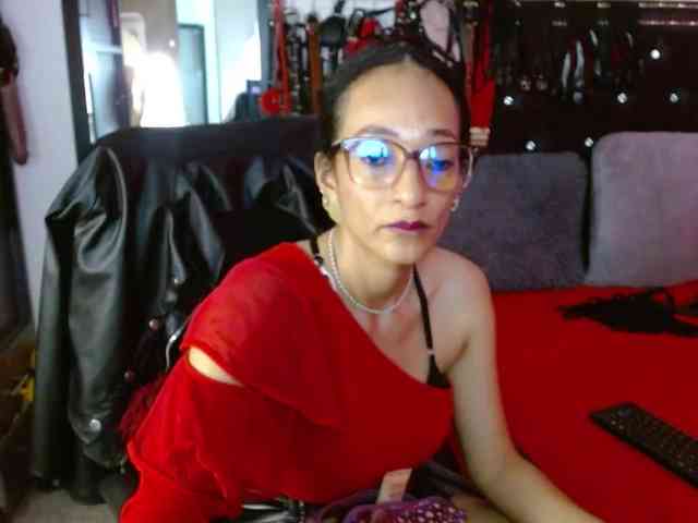 Ameliemartinez webcam