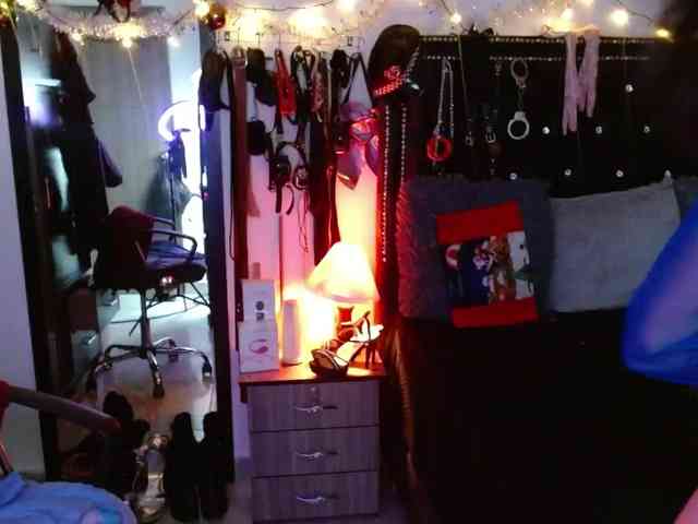 Ameliemartinez webcam