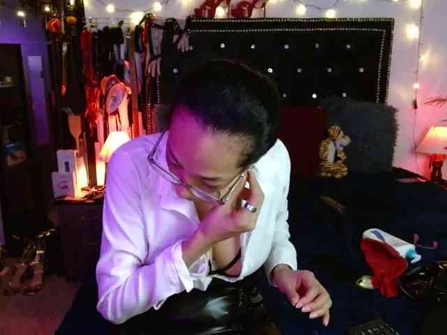 Ameliemartinez webcam