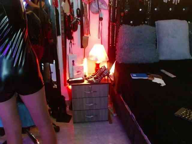 Ameliemartinez webcam