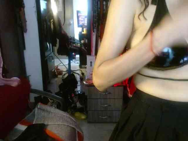 Ameliemartinez webcam