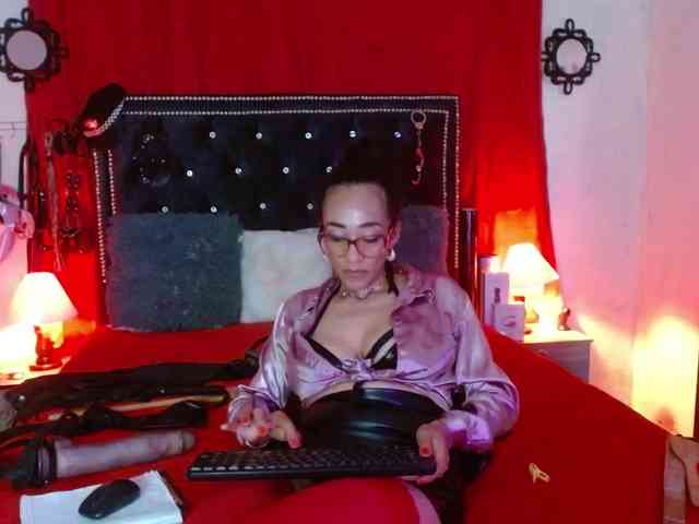 Ameliemartinez webcam