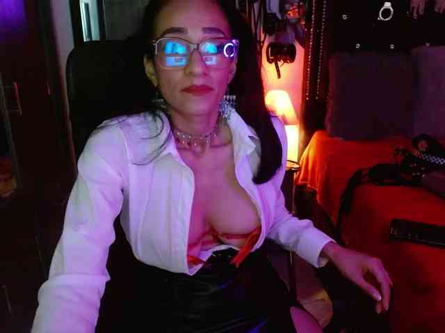 Ameliemartinez webcam