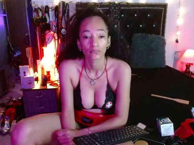 Ameliemartinez webcam