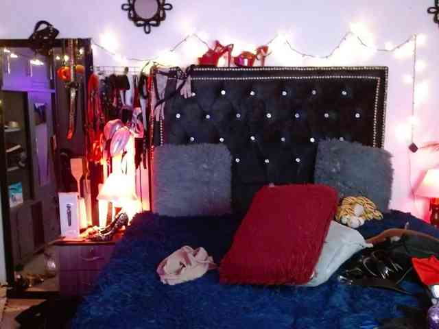 Ameliemartinez webcam