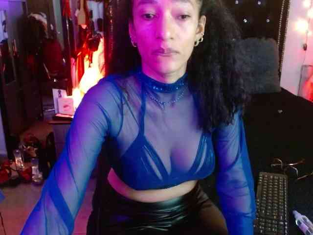 Ameliemartinez webcam