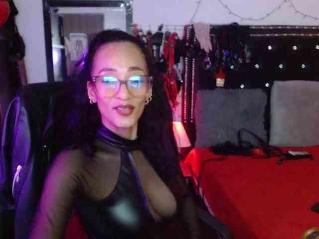 Ameliemartinez webcam