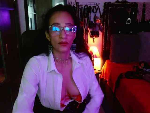 Ameliemartinez webcam