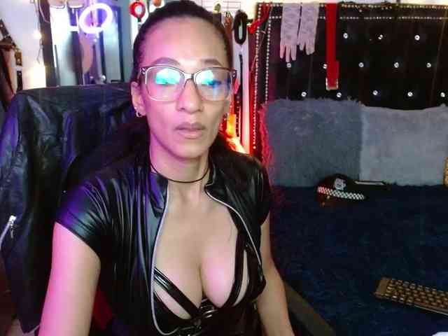 Ameliemartinez webcam