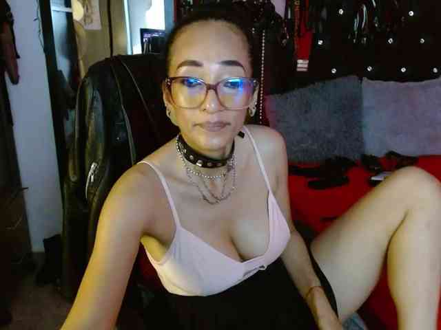 Ameliemartinez webcam