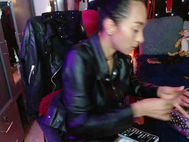 Ameliemartinez webcam