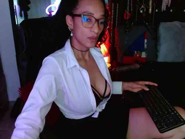 Ameliemartinez webcam