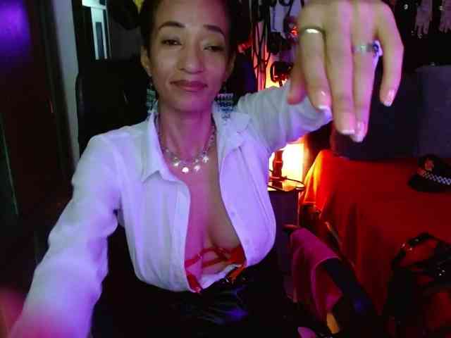 Ameliemartinez webcam