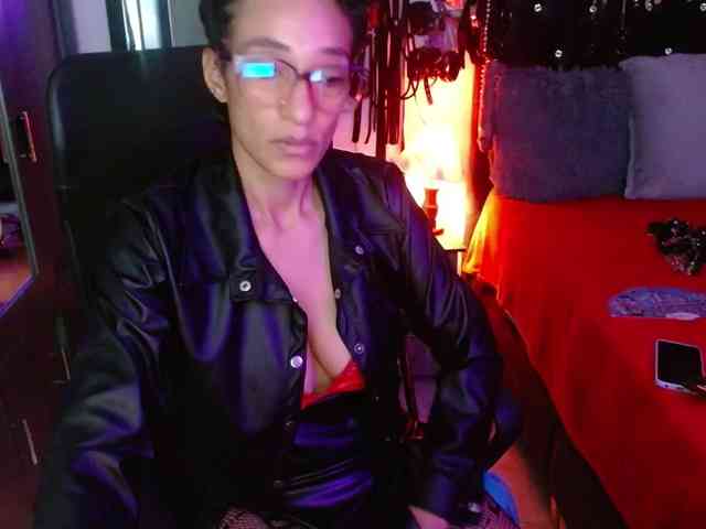 Ameliemartinez webcam