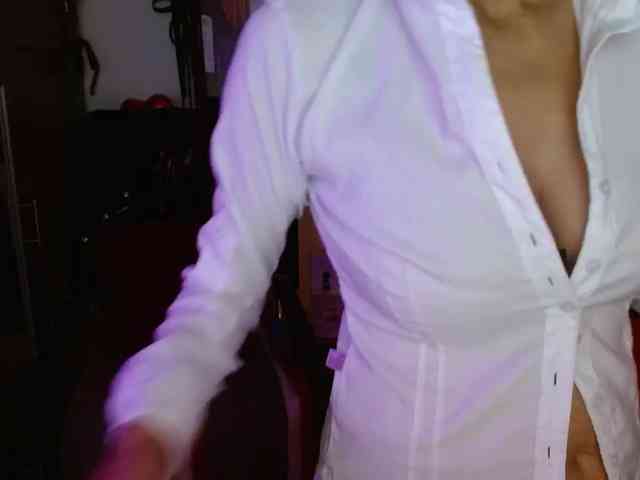 Ameliemartinez webcam