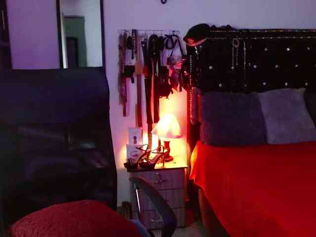 Ameliemartinez webcam