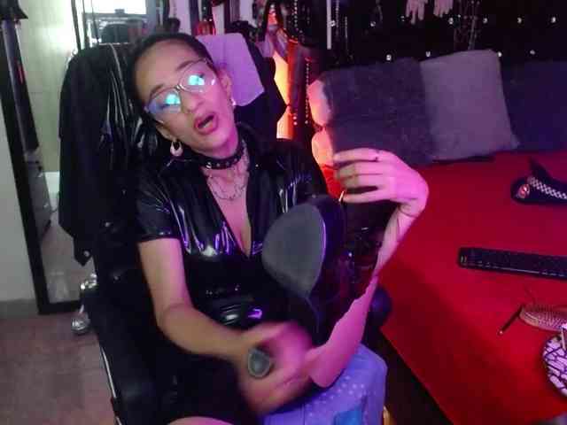 Ameliemartinez webcam