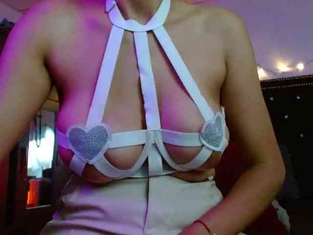 Ameliemartinez webcam