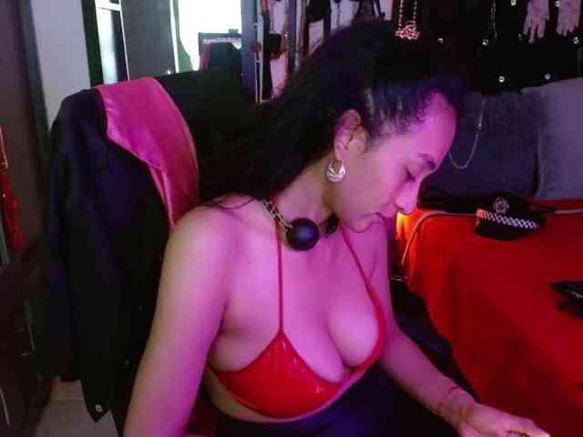 Ameliemartinez webcam