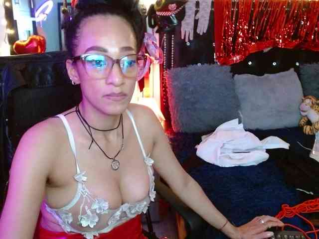 Ameliemartinez webcam