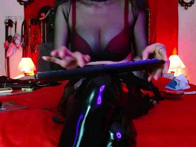 Ameliemartinez webcam