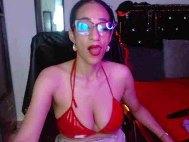 Ameliemartinez webcam