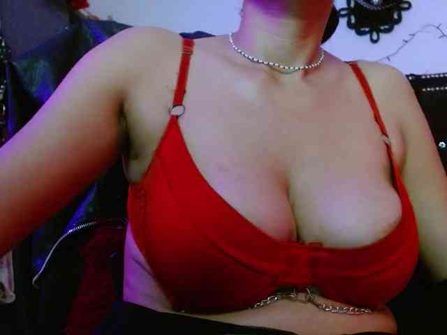Ameliemartinez webcam