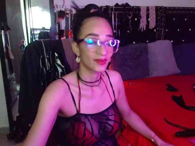 Ameliemartinez webcam